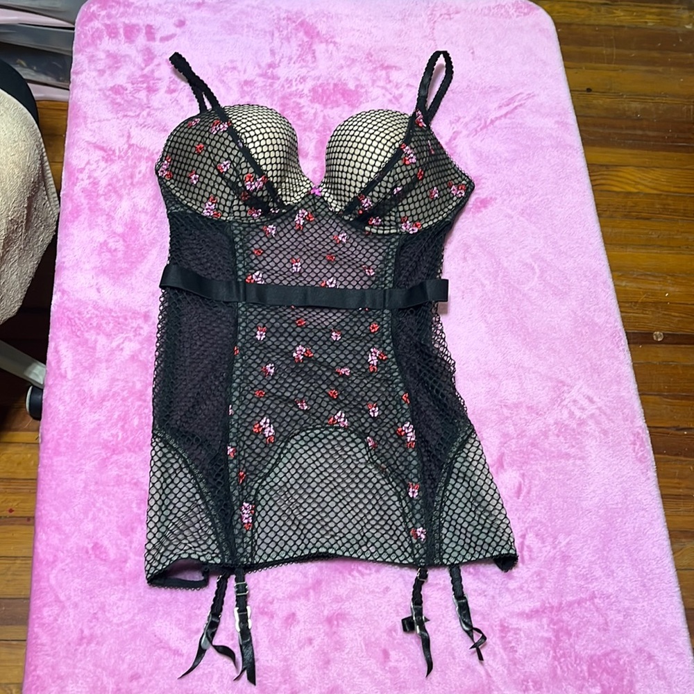 Victoria’s Secret Garter Slip